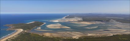 Corio Bay - Water Park Point - Byfield National Park - Yeppoon - QLD (PBH4 00 18597)